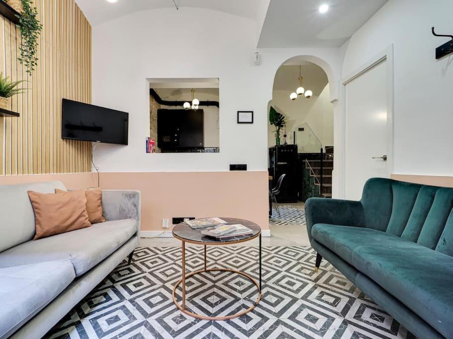 Casa Maria Townhouse- Terrace-4 Bedrooms L’Hospitalet de Llobregat Zewnętrze zdjęcie